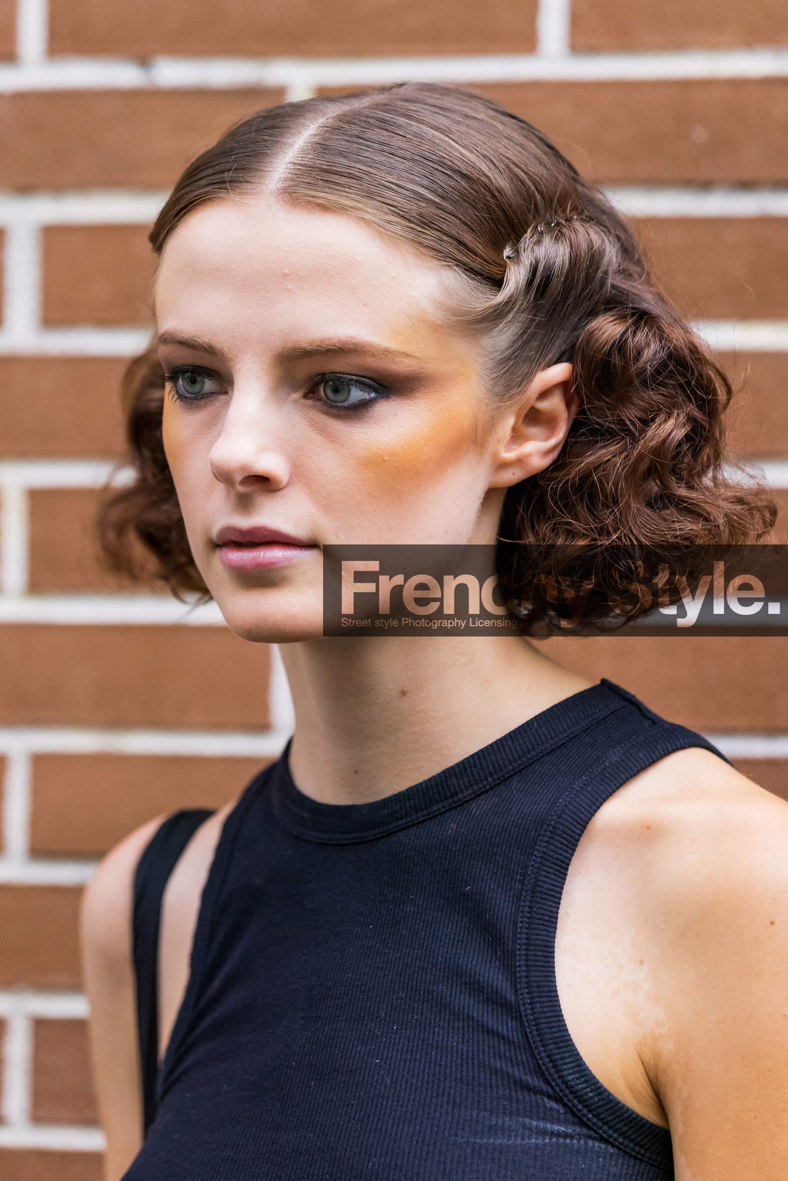 black eyeshadow, blush, eyeshadow, makeup details, orange blush, waves, fashion week, frenchystyle, FW, jonathan paciullo, street style, MFW, MILAN, SPRING SUMMER 2022, SS 22, vertical, atmosphere details, detail