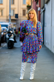 jeanette madsen, floral printed dress, long sleeves dress, balloon sleeves, mid long dress, ruffle dress, belted dress, silvered belt, metalic belt, green leather clutch, white leather boots, high boots, blue dress, pink dress, multicolor dress, marni dress, fashion week, frenchystyle, FW, jonathan paciullo, street style, MFW, MILAN, AUTUMN WINTER 2020-2021, FALL WINTER 2020-2021, FW 20-21, vertical, full length