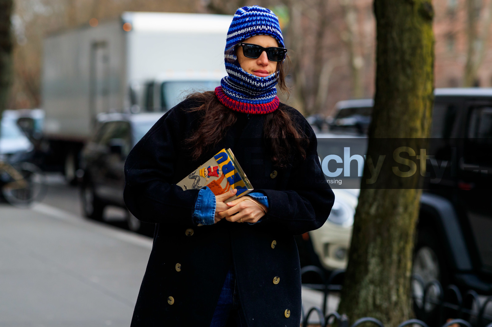 balaclava, black coat, blue beanie, graphic bag, leandra medine, leather bag, multicolor bag, olympia le tan, printed bag, sunglasses, street style, jonathan paciullo, frenchystyle, NYFW, NEW YORK, AUTUMN WINTER 2019-2020, AW 19-20, FALL WINTER 2019-2020, FW 19-20, FW, fashion week, atmosphere details, horizontal, detail