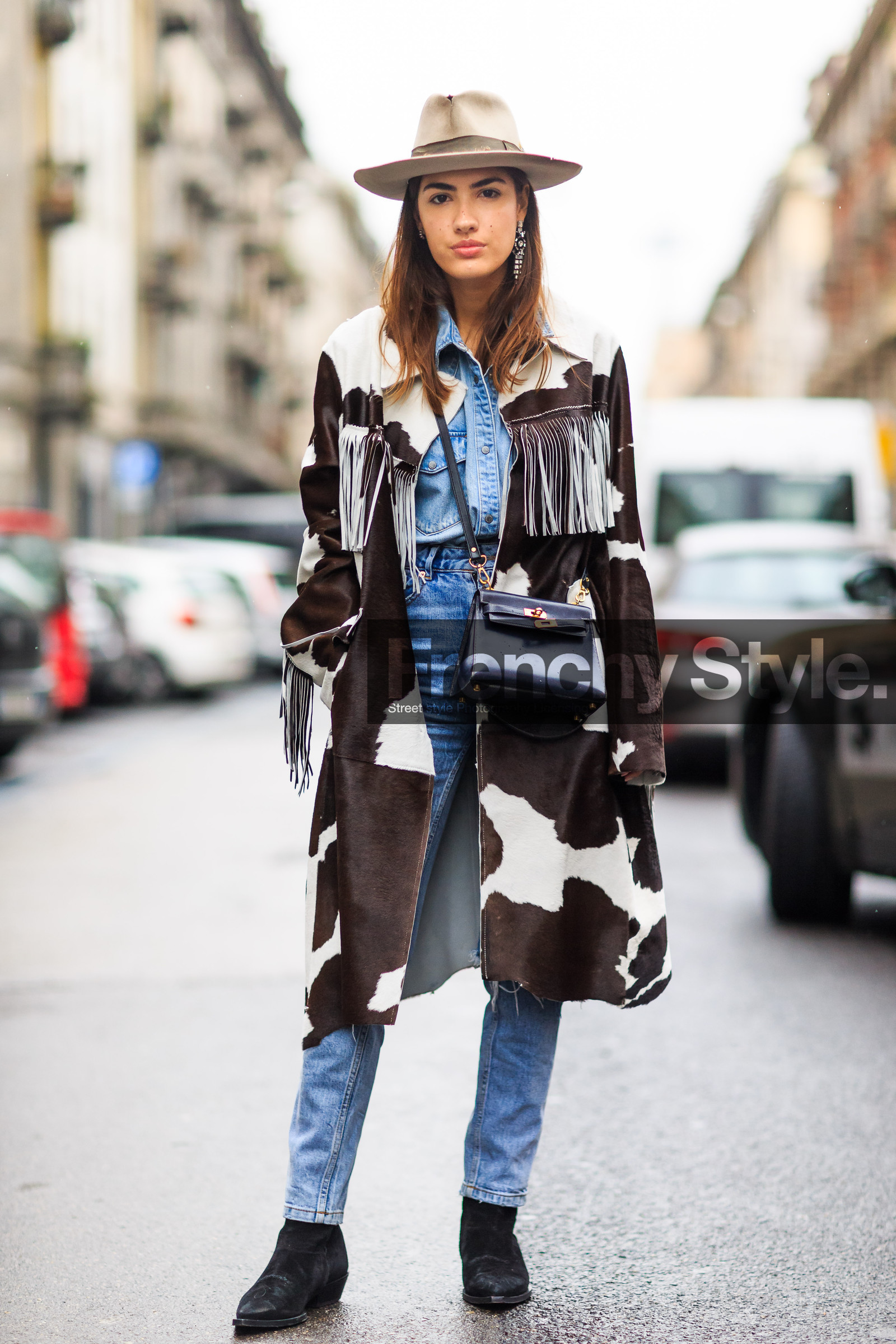 AUTUMN WINTER 2016-2017, AW 16-17, beige hat, black bag, black boots, blue denim, brown coat, denim pants, denim shirt, FALL WINTER 2016-2017, fashion week, fedora, frenchystyle, fringes, full length, FW, FW 16-17, hermès, high waist, jeans, jonathan paciullo, kelly bag, leather bag, leather coat, LFW, LONDON, MENSWEAR, patricia manfield, printed coat, street style, suede shoes, trousers, vertical