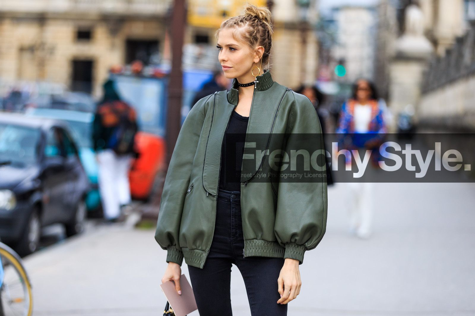 atmosphere details, AUTUMN WINTER 2016-2017, AW 16-17, black denim, braids, choker, denim pants, detail, elena perminova, FALL WINTER 2016-2017, fashion week, frenchystyle, FW, FW 16-17, green jacket, horizontal, jeans, jonathan paciullo, kaki jacket, leather jacket, necklace, oversize, PARIS, PFW, street style, trousers