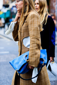 alexandra carl, atmosphere details, beige coat, blue bag, checked jacket, detail, fashion week, frenchystyle, FW, graphic jacket, jonathan paciullo, jw anderson, leather bag, LFW, LONDON, open work, pernille teisbaek, plaid, printed jacket, SPRING SUMMER 2018, SS 18, street style, suede bag, vertical, white top