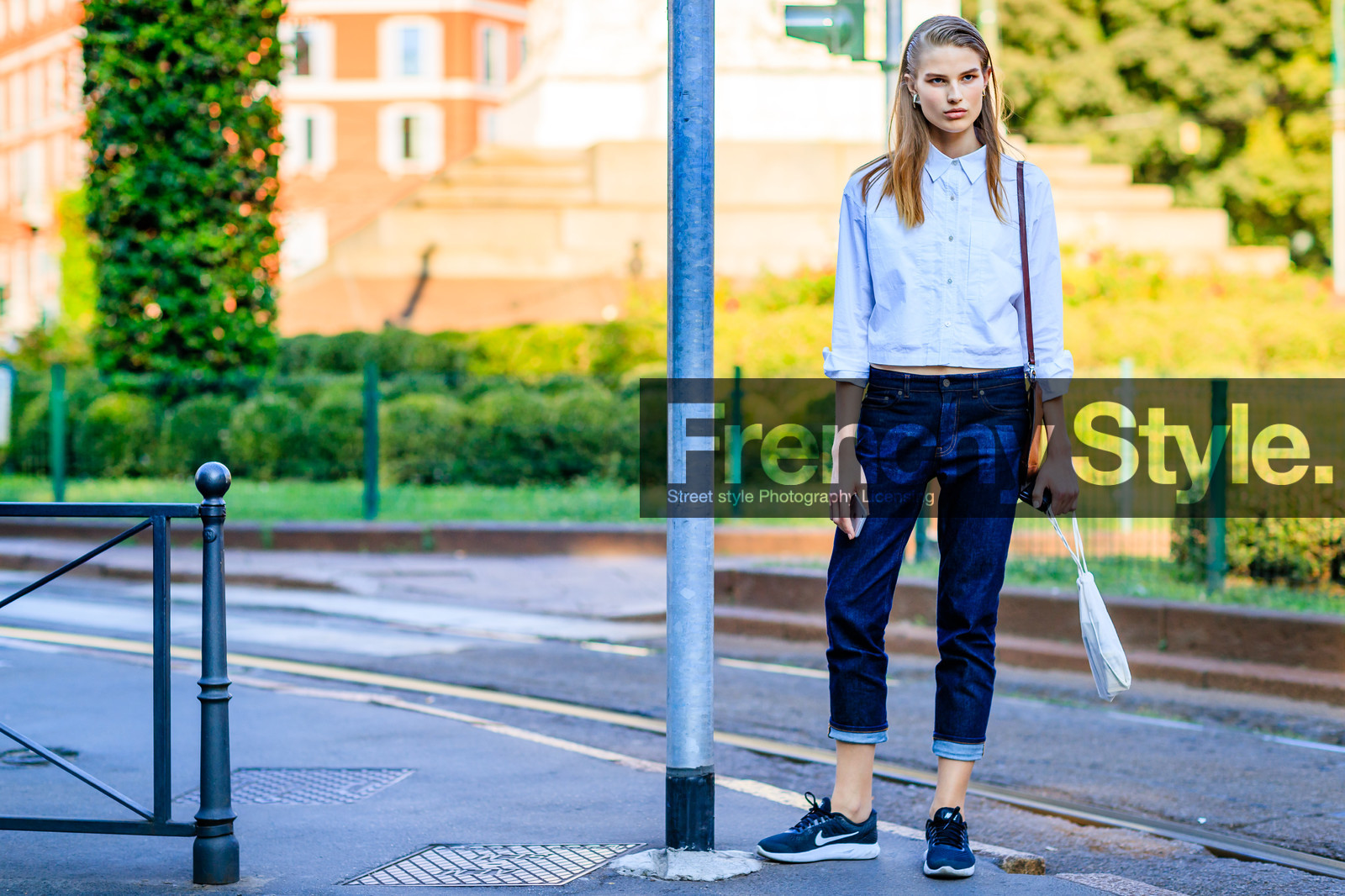 atmosphere details, black sneakers, blue denim, denim pants, fashion week, frenchystyle, full length, FW, horizontal, jeans, jonathan paciullo, leather bag, leather shoes, MFW, MILAN, model, nike, SPRING SUMMER 2017, SS 17, street style, trousers, white shirt