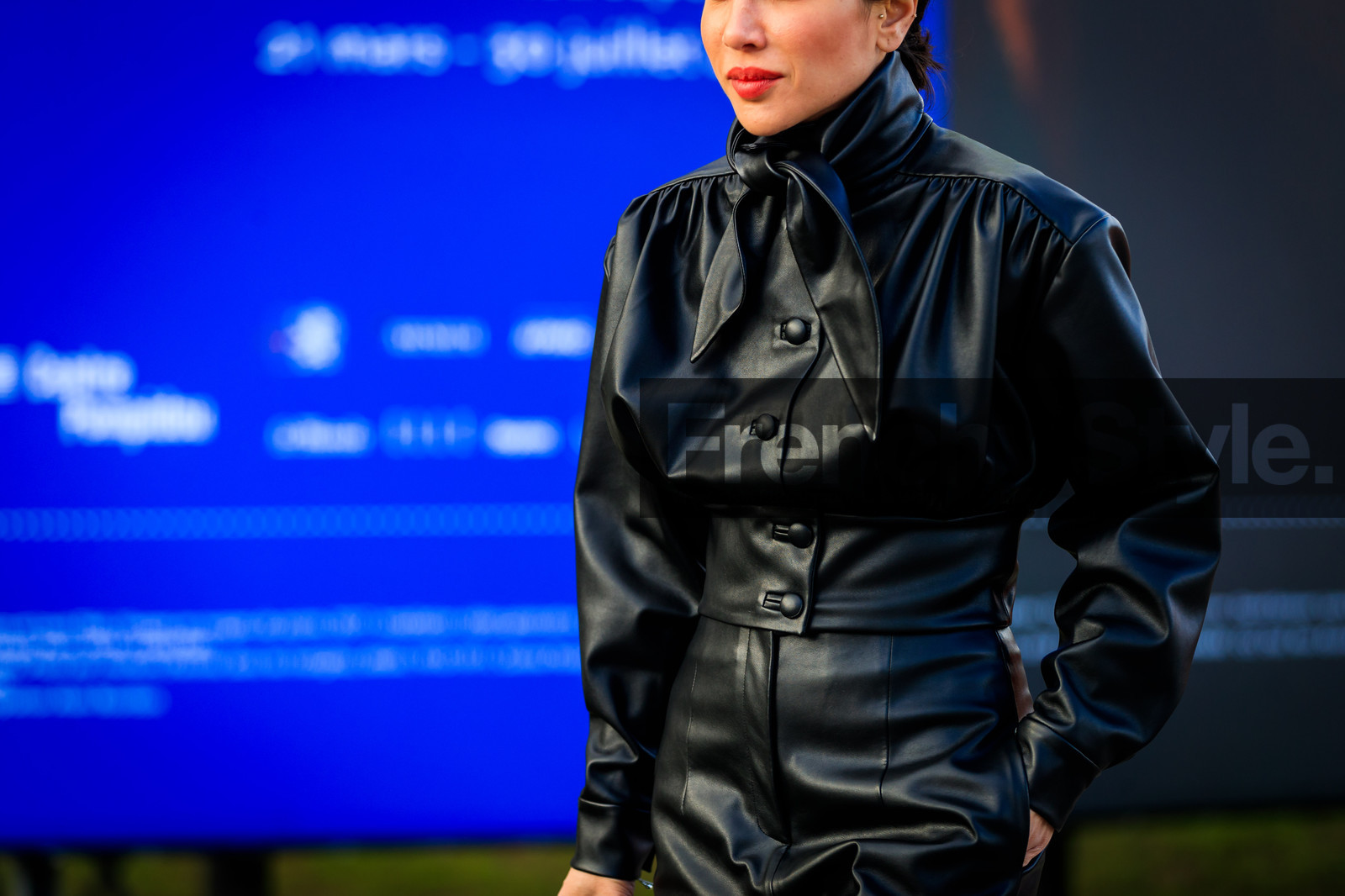 black pants, black shirt, leather pants, leather shirt, tone on tone, total look black, trousers, street style, jonathan paciullo, FW, frenchystyle, fashion week, PFW, PARIS, AUTUMN WINTER 2018-2019, FALL WINTER 2018-2019, FW 18-19, horizontal, atmosphere details