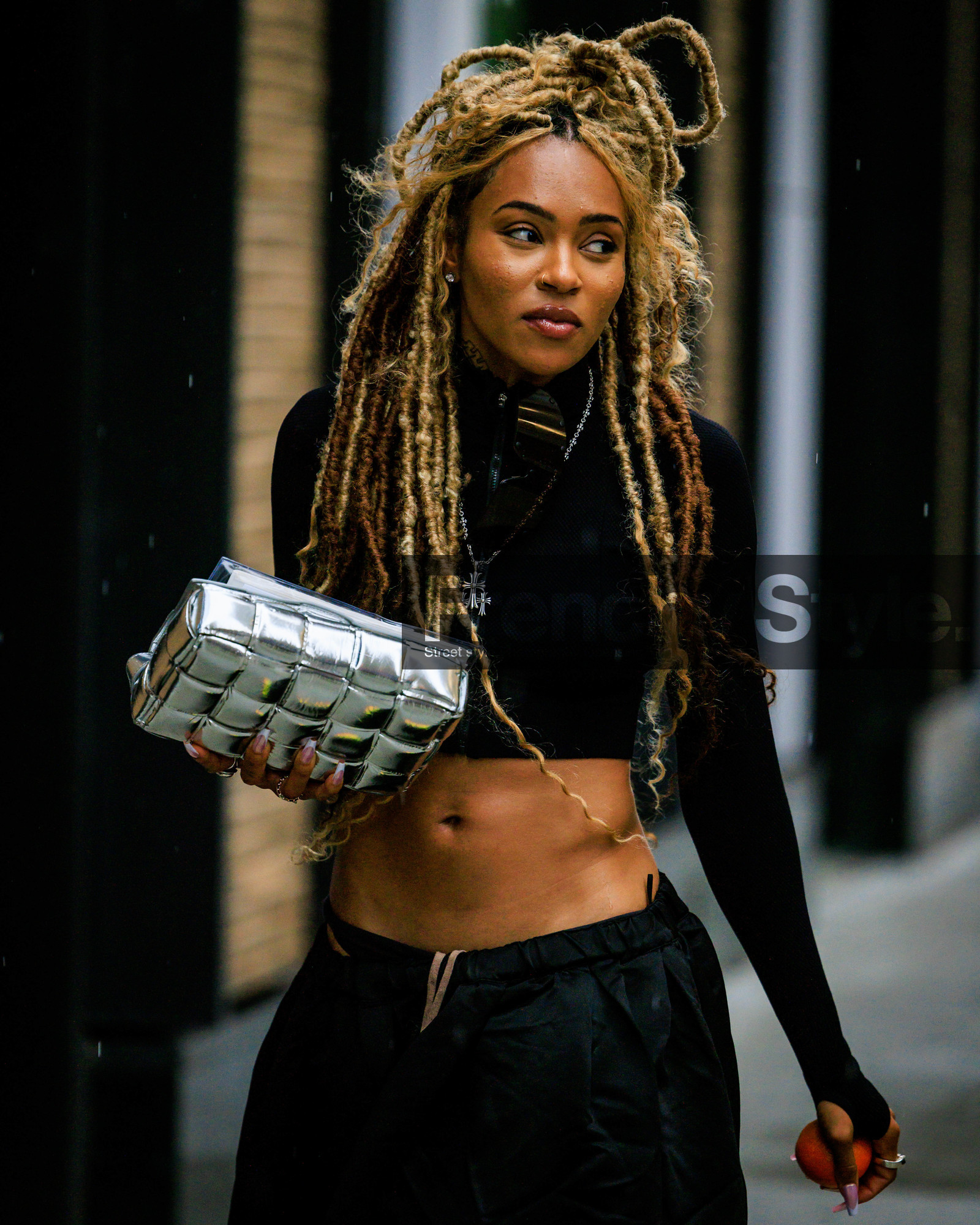 fashion week, frenchystyle, FW, jonathan paciullo, street style, vertical, detail, atmosphere details, NYFW, NEW YORK, SPRING SUMMER 2024, SS 24