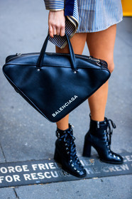 atmosphere details, balenciaga, black bag, black boots, detail, fashion week, frenchystyle, FW, geometric, graphic bag, high heels, jonathan paciullo, lace up shoes, leather bag, leather shoes, NEW YORK, NYFW, SPRING SUMMER 2018, SS 18, street style, vertical