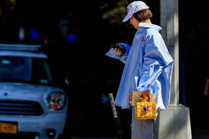 atmosphere details, blue cap, blue shirt, detail, fashion week, frenchystyle, FW, horizontal, jonathan paciullo, leather bag, men shirt, NEW YORK, NYFW, oversize, SPRING SUMMER 2018, SS 18, straw bag, street style