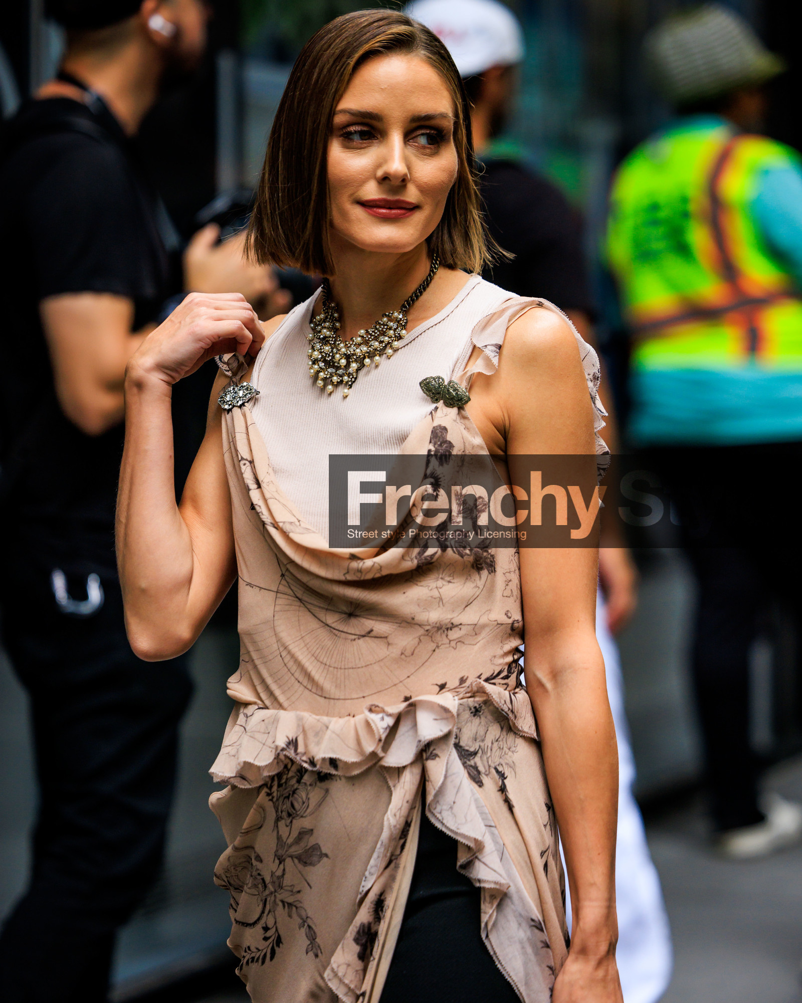 jonathan paciullo, FW, frenchystyle, fashion week, street style, vertical, detail, atmosphere details, NEW YORK, NYFW, SPRING SUMMER 2024, SS 24