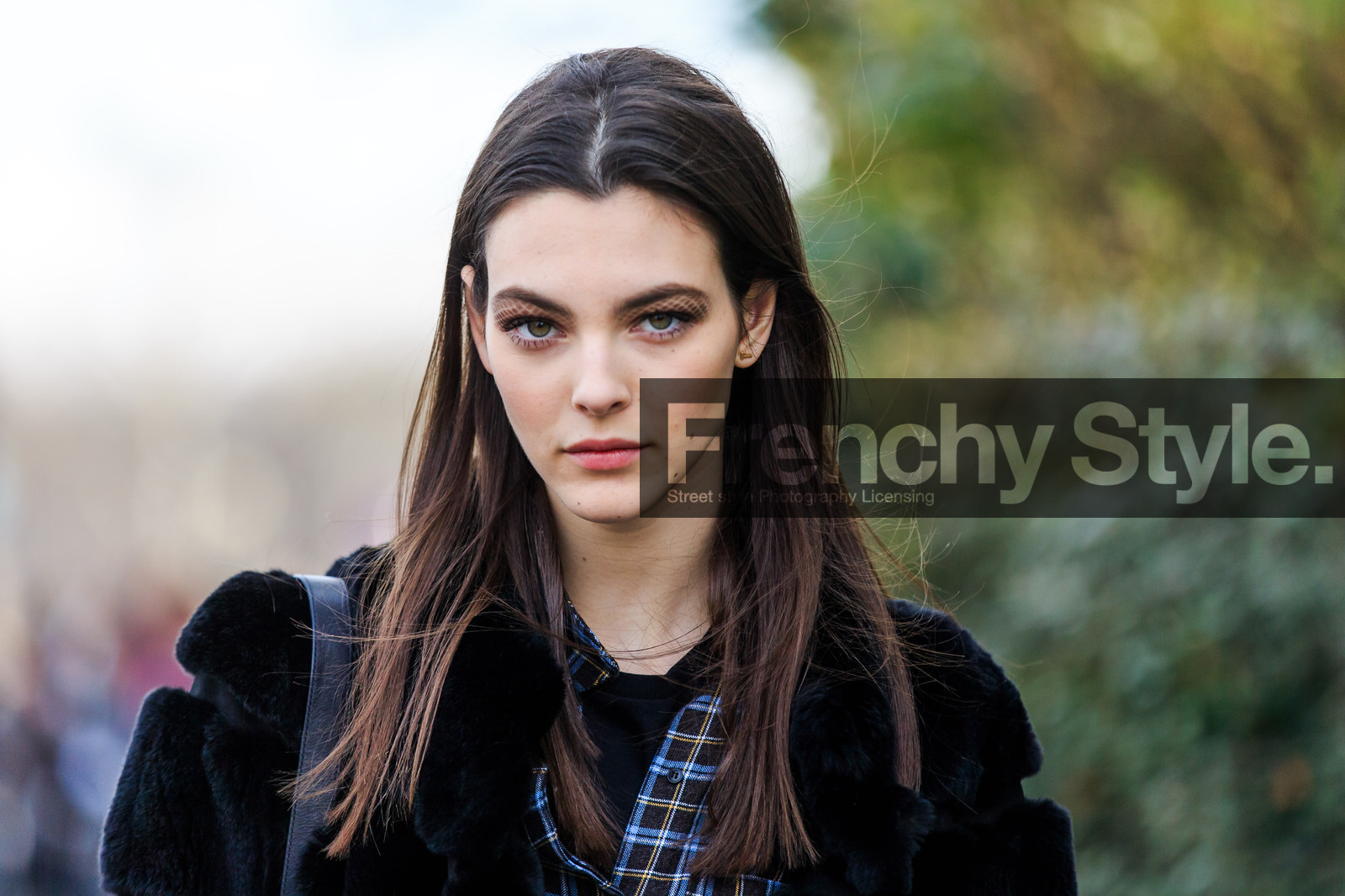 atmosphere details, AUTUMN WINTER 2016-2017, AW 16-17, black fur, black jacket, detail, eyeshadow, FALL WINTER 2016-2017, fashion week, frenchystyle, fur jacket, FW, FW 16-17, horizontal, jonathan paciullo, long hair, model, natural, PARIS, PFW, portrait, skincare, street style, vittoria cerretti