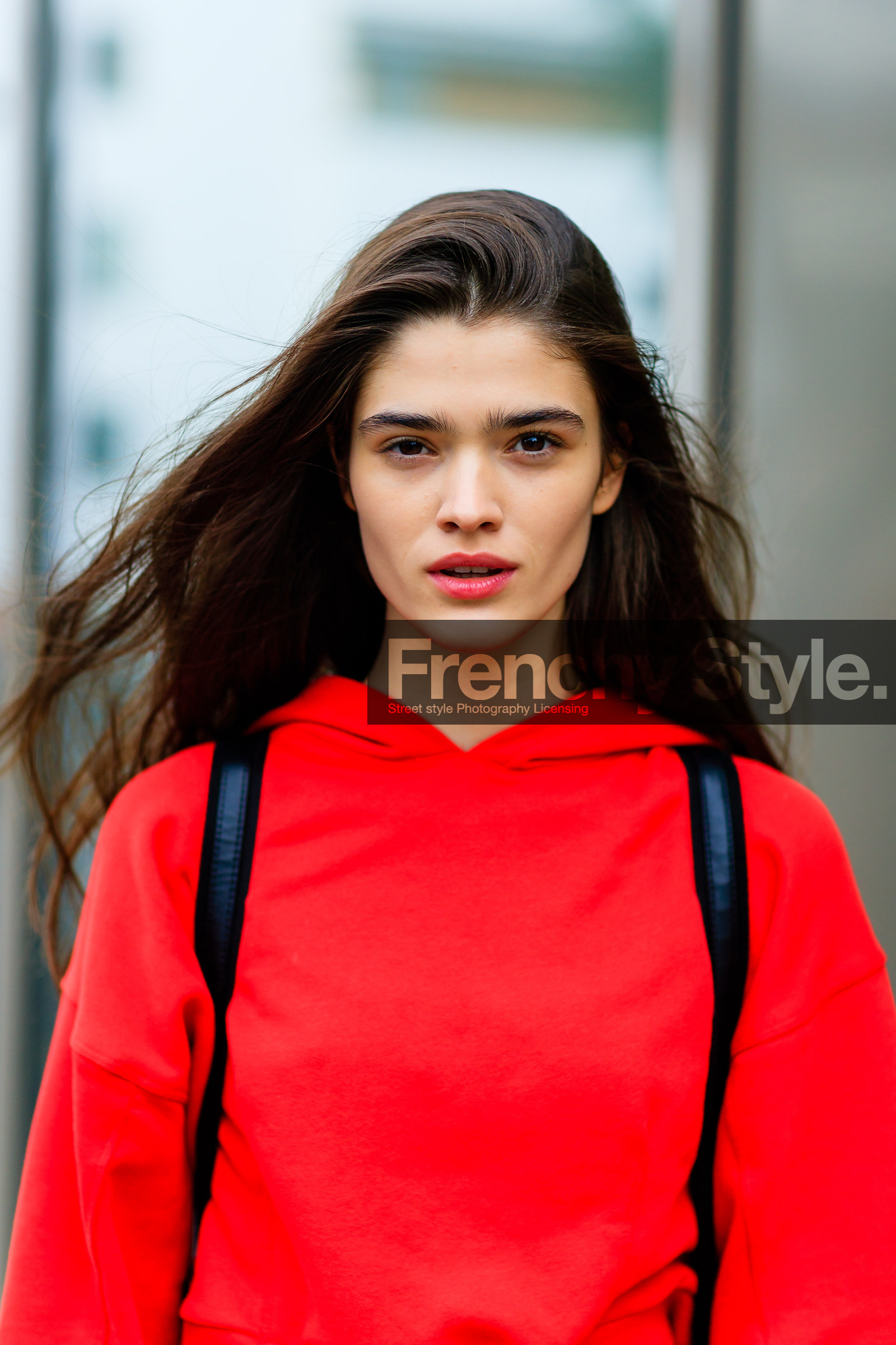 atmosphere details, black bag, detail, fashion week, frenchystyle, FW, hoodie, jonathan paciullo, leather backpack, LFW, LONDON, model, portrait, red sweater, SPRING SUMMER 2017, SS 17, street style, vertical, woman