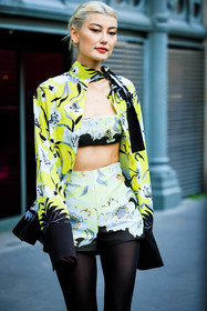 blond hair, make up, printed look, floral look, valentino, yellow scarf, floral bra, floral shorts, floral shirt, yellow whirt, black stockings, amalie gassmann, street style, jonathan paciullo, FW, frenchystyle, fashion week, AUTUMN WINTER 2022-2023, FALL WINTER 2022_2023, FW 22-23, PARIS, PFW, vertical, detail, floral scarf