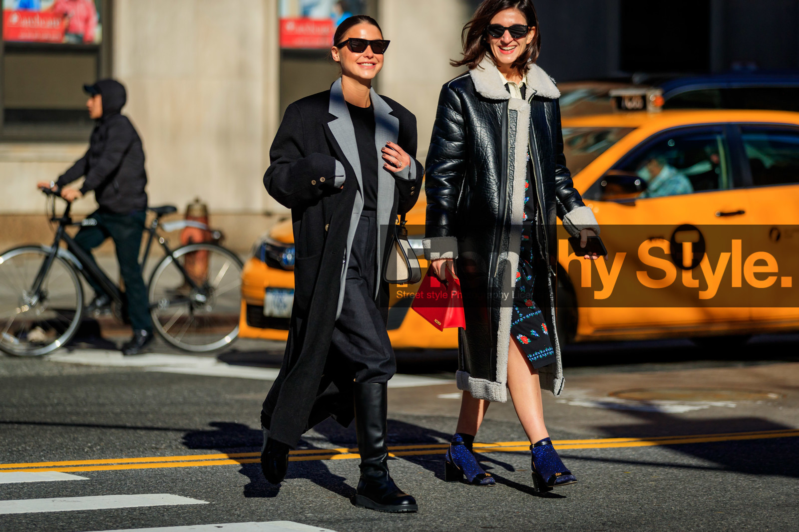 sophia roe, grey jacket, black coat, black pants, black leather boots, black t-shirt, white bag, tory burch bag, hand bag, flat boots, high boots, carrot pants, black sunglasses, futurist shape sunglasses, celine sunglasses, oversize coat, black polish coat, vinyl coat, white coat, fur coat, blue socks, lurex socks, black dress, floral printed dress, red leather bag, jacquemus bag, fashion week, frenchystyle, FW, jonathan paciullo, street style, FALL WINTER 2020-2021, AUTUMN WINTER 2020-2021, FW 20-21, horizontal, atmosphere details, detail, NYFW, NEW YORK