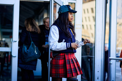 american, black cap, checked, fanny pack, graphic skirt, miu miu, plaid, pleated skirt, printed skirt, red bag, red skirt, tartan, teddy jacket, fashion week, frenchystyle, FW, jonathan paciullo, street style, NYFW, NEW YORK, AUTUMN WINTER 2018-2019, AW 18-19, FALL WINTER 2018-2019, FW 18-19, atmosphere details, horizontal, detail, jan-michael quammie