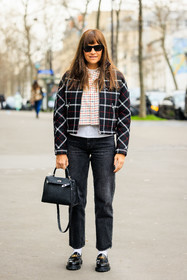 black sunglasses, fringe hair, plaid jacket, navyblue jacket, plaid shirt, white shirt, denim pants, grey jeans, hermes bag, birkin bag, derbies, black shoes, leather shoes, laure heriard dubreuil, fashion week, frenchystyle, FW, jonathan paciullo, street style, AUTUMN WINTER 2022-2023, FALL WINTER 2022_2023, FW 22-23, PFW, PARIS, vertical, full length