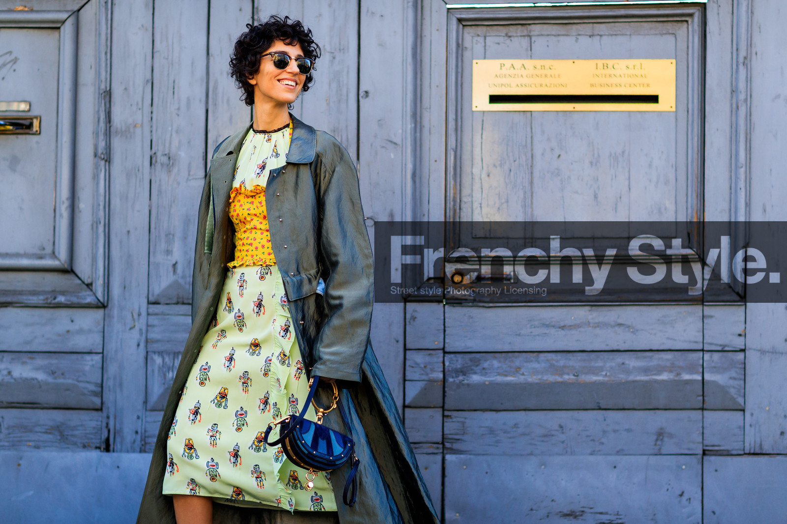 atmosphere details, AUTUMN WINTER 2017-2018, AW 17-18, beige dress, black bag, blue denim, bustier top, chloe, denim bag, detail, drawings, FALL WINTER 2017-2018, fashion week, frenchystyle, FW, FW 17-18, green coat, horizontal, jonathan paciullo, leather bag, MFW, MILAN, printed dress, street style, sunglasses, trench coat, yasmin sewell, yellow top