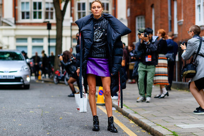 atmosphere details, black boots, black coat, detail, down jacket, fashion week, frenchystyle, FW, horizontal, jonathan paciullo, leather bag, leather boots, leather shoes, leather skirt, LFW, loewe, LONDON, oversize, printed bag, purple skirt, SPRING SUMMER 2017, SS 17, street style, white bag, woman
