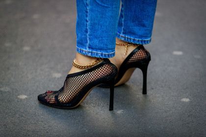 ankle bracelet, golden bracelet, blue jeans, black shoes, black leather shoes, fishnet shoes, high heels shoes, bottega veneta shoes, close up detail, shoes detail, fashion week, frenchystyle, FW, jonathan paciullo, street style, MFW, MILAN, AUTUMN WINTER 2020-2021, FALL WINTER 2020-2021, FW 20-21, horizontal, atmosphere details, detail
