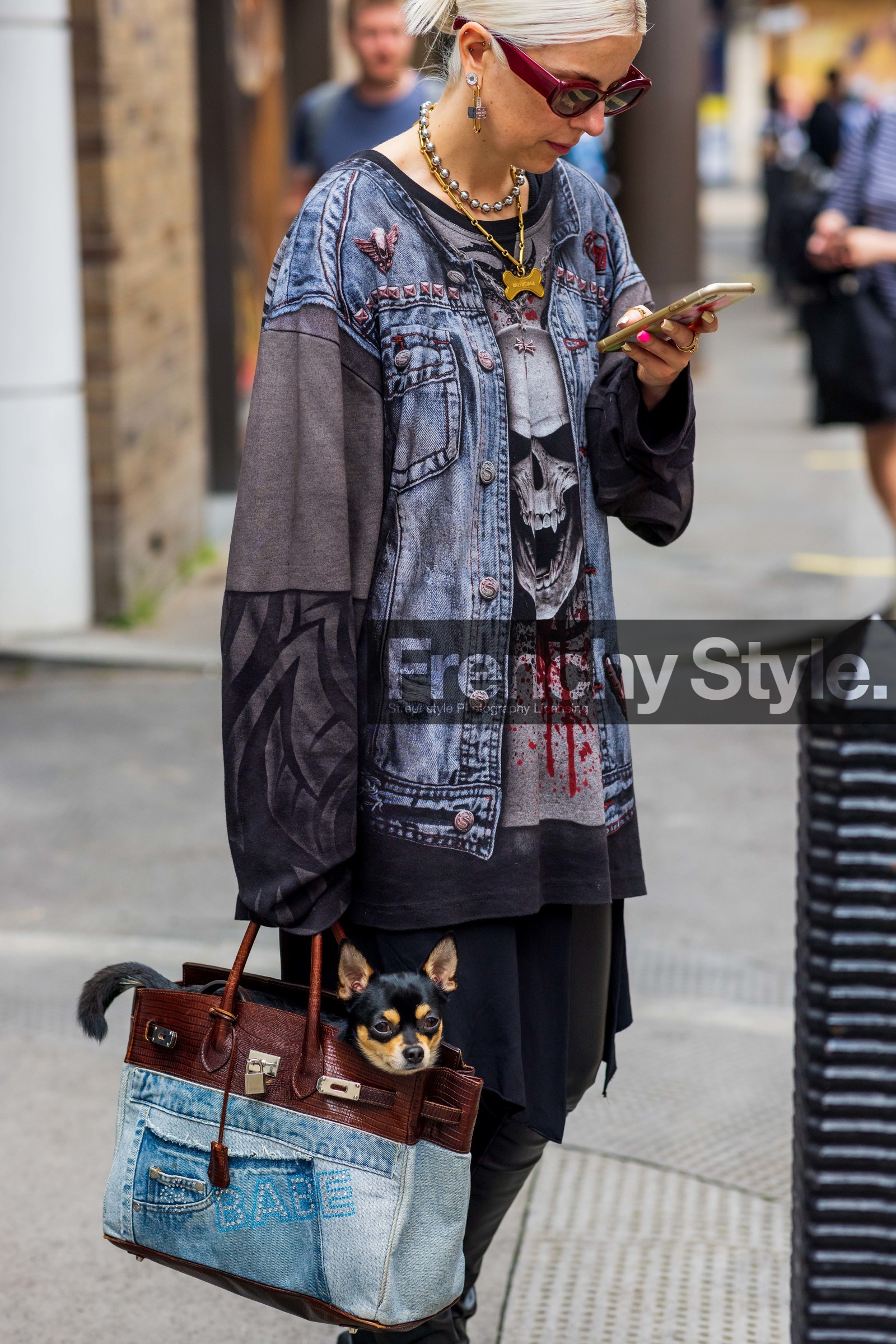 Jaime-Maree Shipton, necklace, details, handbag, black, denim, jacket, sunglasses, fashion week, frenchystyle, FW, jonathan paciullo, street style, SS 22, SPRING SUMMER 2022, LFW, LONDON, vertical, atmosphere details, detail