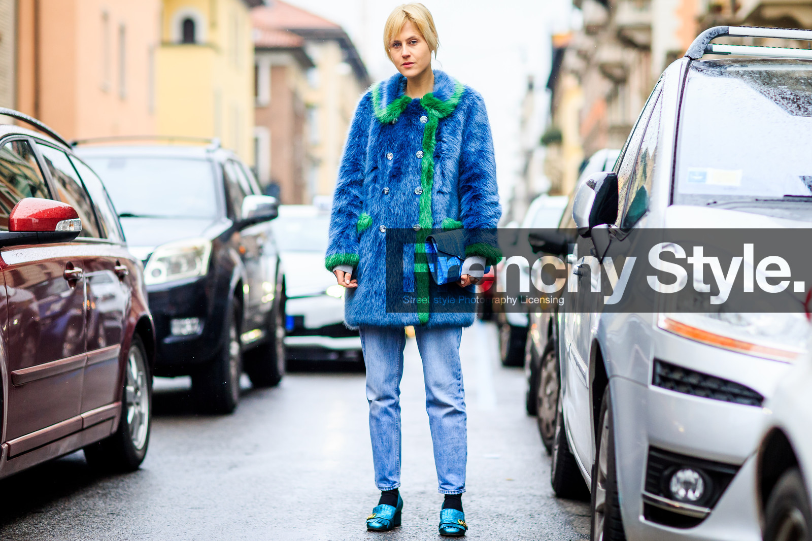 atmosphere details, AUTUMN WINTER 2016-2017, AW 16-17, blue bag, blue denim, blue fur, blue jacket, blue shoes, denim pants, FALL WINTER 2016-2017, fashion week, frenchystyle, full length, fur jacket, FW, FW 16-17, glitter, gucci, horizontal, jeans, jonathan paciullo, leather bag, leather shoes, LFW, linda tol, LONDON, MENSWEAR, metallic, mocassins, shiny, street style, trousers
