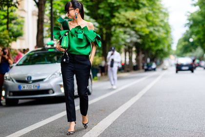 atmosphere details, AUTUMN WINTER 2016-2017, AW 16-17, black heels, black pants, black shoes, bow, earrings, FALL WINTER 2016-2017, fashion week, frenchystyle, full length, FW, FW 16-17, graphic top, green bag, green top, HAUTE COUTURE, high heels, horizontal, jonathan paciullo, leaf greener, MENSWEAR, PARIS, PFW, red lips, street style, sunglasses, trousers