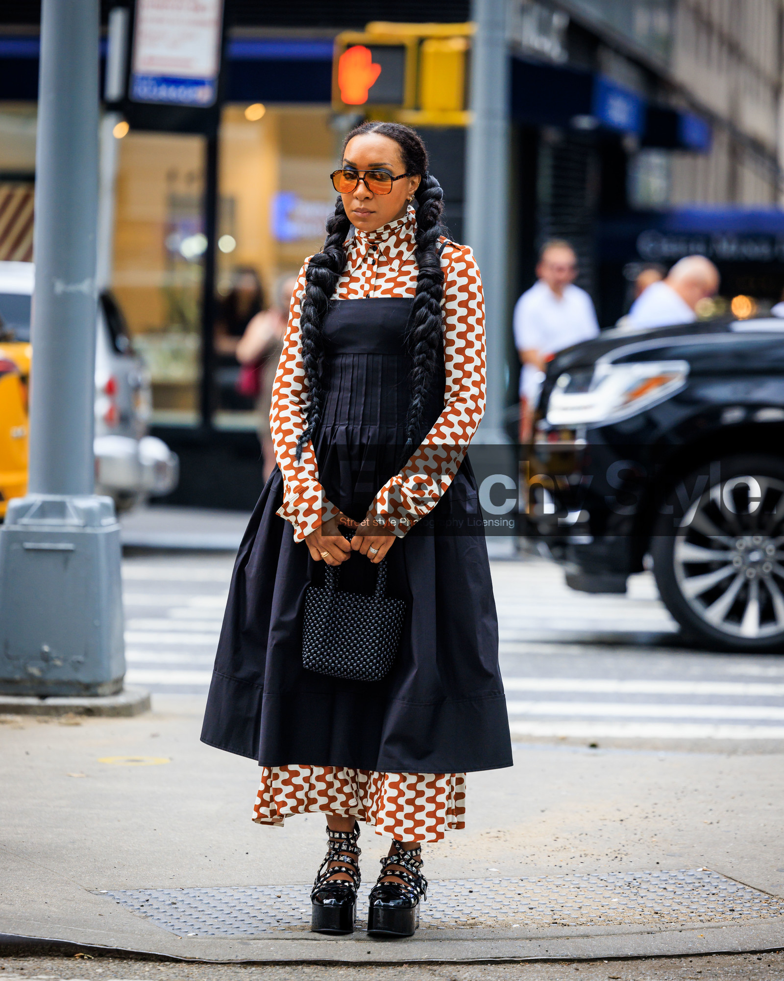 jonathan paciullo, FW, frenchystyle, fashion week, street style, vertical, detail, atmosphere details, NYFW, NEW YORK, SPRING SUMMER 2024, SS 24