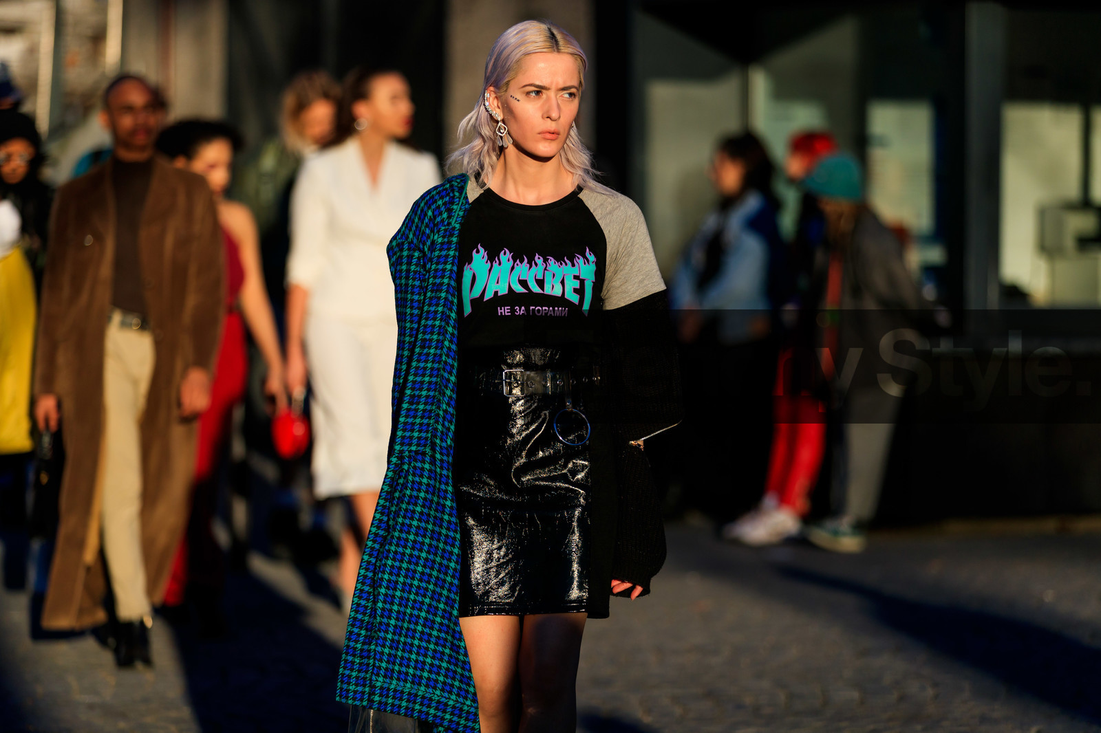 black skirt, black sweater, blue coat, checked, graphic jacket, leather skirt, off the shoulder, plaid, printed jacket, printed sweater, PARIS, PFW, street style, jonathan paciullo, FW, frenchystyle, fashion week, AUTUMN WINTER 2019-2020, AW 19-20, FALL WINTER 2019-2020, FW 19-20, horizontal, atmosphere details, detail