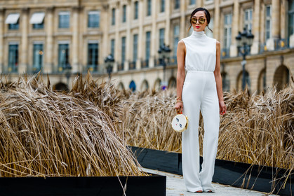 atmosphere details, AUTUMN WINTER 2016-2017, AW 16-17, Chriselle Lim, FALL WINTER 2016-2017, fashion week, frenchystyle, full length, fun bag, FW, FW 16-17, golden details, HAUTE COUTURE, horizontal, jonathan paciullo, MENSWEAR, PARIS, PFW, street style, sunglasses, tone on tone, total look white, white clutch, white jumpsuit