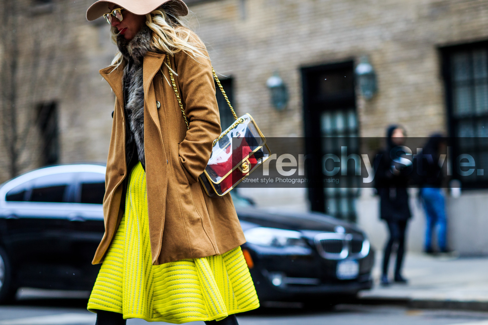atmosphere details, AUTUMN WINTER 2016-2017, AW 16-17, beige hat, camel jacket, chanel, detail, fashion week, fedora, frenchystyle, fur scarf, FW, FW 16-17, grey fur, grey scarf, horizontal, jonathan paciullo, NEW YORK, NYFW, plastic bag, street style, sunglasses, transparent bag, woman, yellow skirt