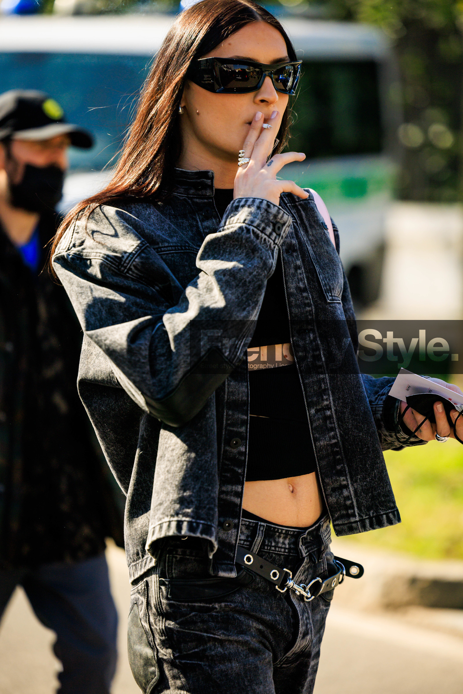 full black look, black sunglasses, dark denim jacket, dark denim jeans, leather belt, black belt, silver ring, details, close up, fashion week, frenchystyle, FW, jonathan paciullo, street style, MFW, MILAN, FALL WINTER 2022_2023, AUTUMN WINTER 2022-2023, FW 22-23, vertical, atmosphere details