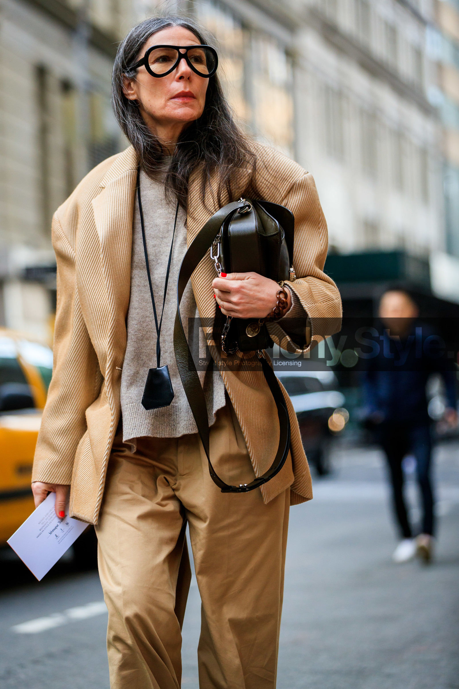 Véronique Tristram, beige jacket, beige pants, beige suits, black glasses, big glasses, aviator glasses, light grey pullover, oversize jacket, striped jacket, kaki leather bag, black necklace, leather necklace, long necklace, fashion week, frenchystyle, FW, jonathan paciullo, street style, NYFW, NEW YORK, AUTUMN WINTER 2020-2021, FALL WINTER 2020-2021, FW 20-21, vertical, atmosphere details, detail