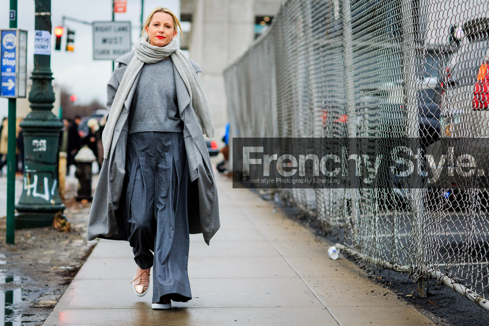 atmosphere details, AUTUMN WINTER 2016-2017, AW 16-17, fashion week, frenchystyle, full length, FW, FW 16-17, grey coat, grey pants, grey scarf, grey sweater, horizontal, jonathan paciullo, leather sneakers, metallic sneakers, NEW YORK, NYFW, oversize, street style, tone on tone, total look grey, trousers, wide pants, woman