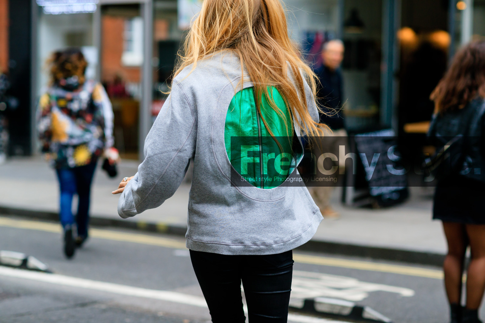 atmosphere details, black pants, detail, fashion week, frenchystyle, FW, green top, grey sweater, horizontal, jonathan paciullo, LFW, LONDON, open back, SPRING SUMMER 2017, SS 17, street style, trousers, woman, zip