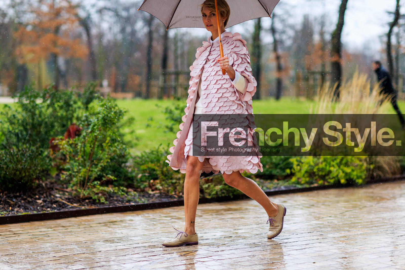 atmosphere details, AUTUMN WINTER 2016-2017, AW 16-17, beige shoes, embroidered coat, FALL WINTER 2016-2017, fashion week, frenchystyle, full length, FW, FW 16-17, horizontal, jonathan paciullo, leather shoes, masha tsukanova, PARIS, PFW, pink coat, pink dress, street style, umbrella