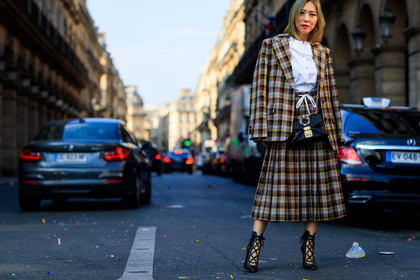 black bag, black shoes, blazer, checked, checked jacket, embroidered bag, graphic bag, graphic jacket, graphic skirt, high heels, leather bag, leather shoes, miu miu, over the shoulder, plaid, pleated skirt, printed bag, printed jacket, printed skirt, red lips, white shirt, fashion week, frenchystyle, FW, jonathan paciullo, street style, PFW, PARIS, atmosphere details, horizontal, detail, AUTUMN WINTER 2018-2019, FALL WINTER 2018-2019, FW 18-19