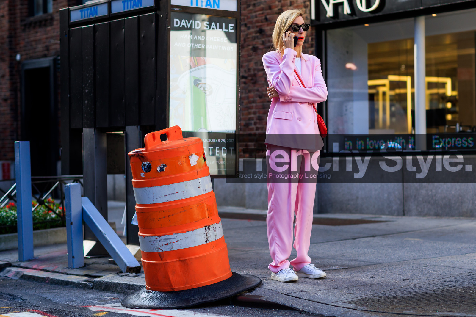 atmosphere details, blazer, fashion week, frenchystyle, full length, FW, horizontal, joanna hillman, jonathan paciullo, leather shoes, NEW YORK, NYFW, pink jacket, pink pants, pink suit, SPRING SUMMER 2018, SS 18, street style, sunglasses, trousers, white sneakers