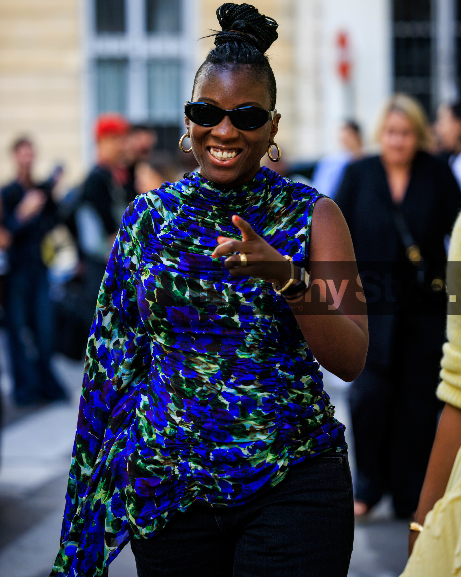 fashion week, frenchystyle, FW, jonathan paciullo, street style, PARIS, PFW, SPRING SUMMER 2024, SS 24, vertical, atmosphere details, detail