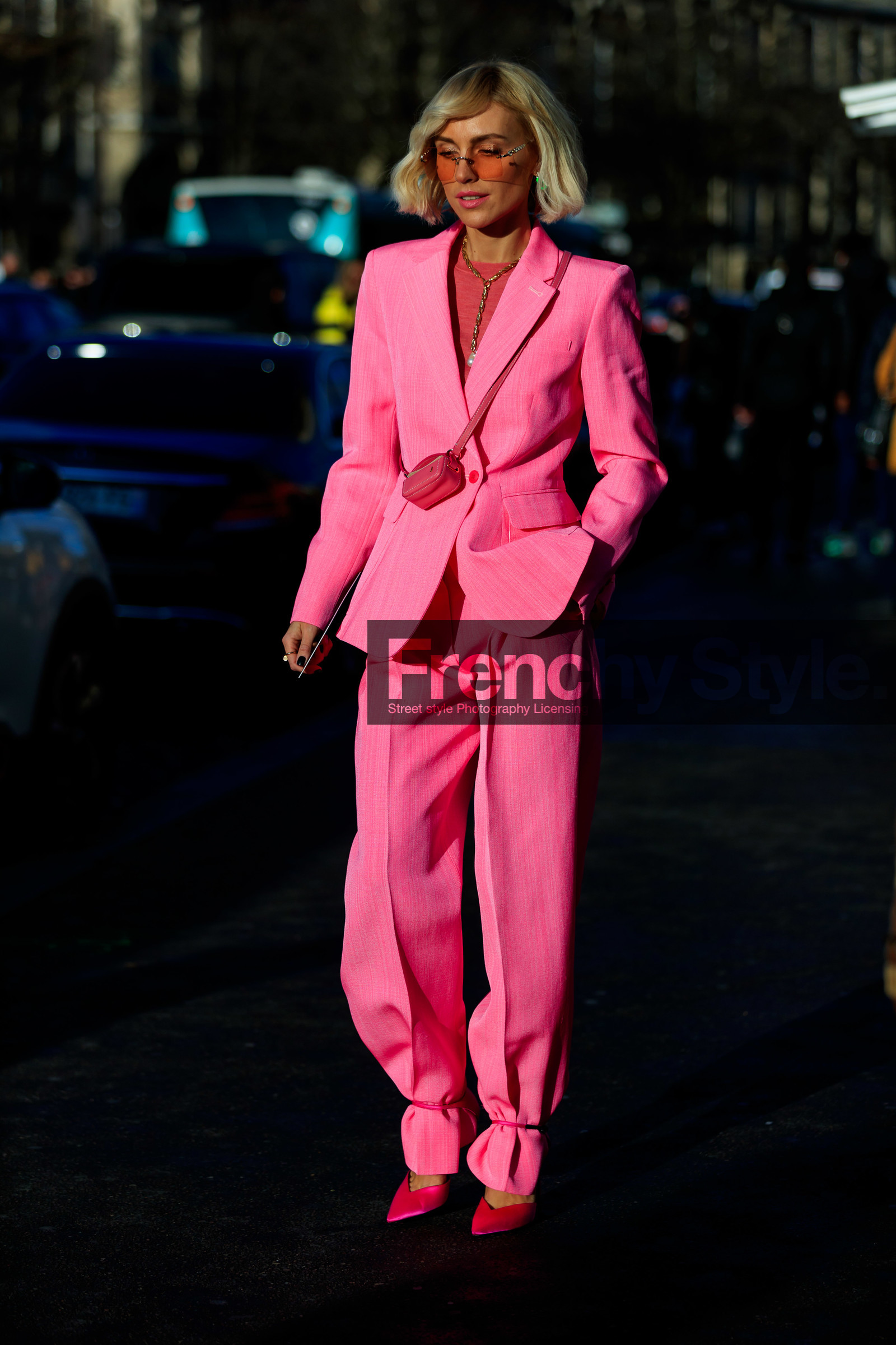 viktoria rader, pink sunglasses, pink leather bag, pink jacket, pink pants, pink pullover, pink shoes, satin shoes, prada shoes, sharp end shoes, crossbody bag, mini bag, jacquemus bag, golden necklace, long necklace, metalic frame sunglasses, fashion week, frenchystyle, FW, jonathan paciullo, street style, PFW, PARIS, AUTUMN WINTER 2020-2021, FALL WINTER 2020-2021, FW 20-21, vertical, full length