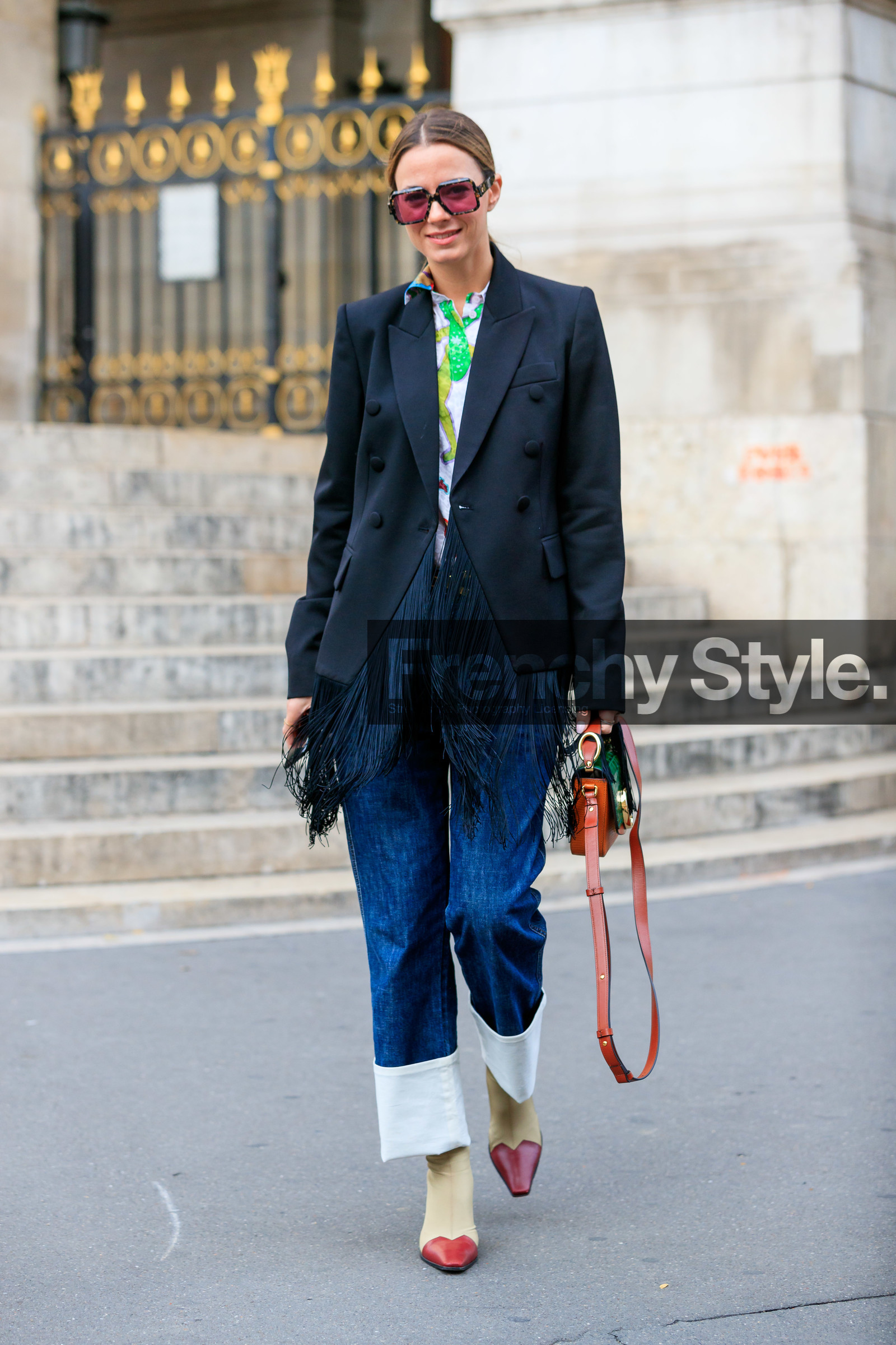 zina charkoplia, black jacket, fringe jacket, chloe bag, green leather bag, brown leather bag, animal skin bag, scale sunglasses, big sunglasses, square shape glasses, blue jeans, acne studios shoes, red leather boots, beige leather boots, cowboy boots, squared toed shoes, PARIS, PFW, SPRING SUMMER 2020, SS 20, fashion week, frenchystyle, FW, jonathan paciullo, street style, vertical, full length