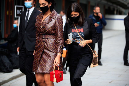 georgina rodriguez, brown leather dress, brown leather jacket, jacket dress, monogrammed bag, monogrammed dress, monogrammed jacket, box bag, louis vuitton bag, louis vuitton dress, louis vuitton jacket, golden watch, hand bag, square shape bag, covid face mask, PARIS, PFW, fashion week, frenchystyle, FW, jonathan paciullo, street style, SPRING SUMMER 2021, SS 21, horizontal, atmosphere details, detail