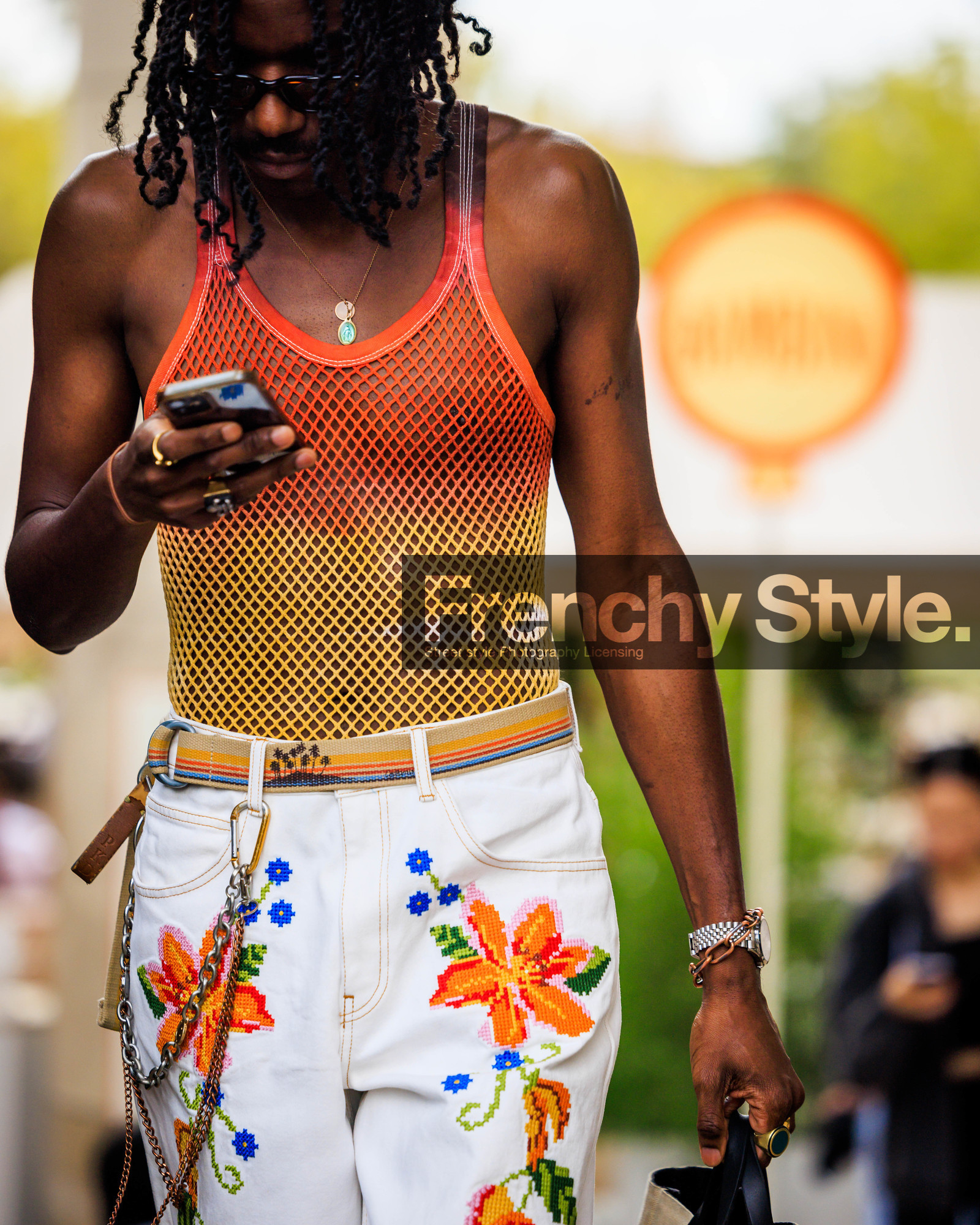 fashion week, frenchystyle, FW, jonathan paciullo, street style, PFW, PARIS, SPRING SUMMER 2024, SS 24, vertical, atmosphere details, detail