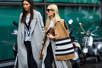 alina tanasa, atmosphere details, AUTUMN WINTER 2016-2017, AW 16-17, beige jacket, black clutch, black pants, brown clutch, camel jacket, choker, detail, diana enciu, earrings, FALL WINTER 2016-2017, fashion week, frenchystyle, FW, FW 16-17, geometric, golden details, graphic clutch, graphic jacket, graphic top, grey coat, horizontal, jonathan paciullo, leather clutch, LFW, LONDON, MENSWEAR, necklace, over the shoulder, printed clutch, printed top, red lips, sleeveless, street style, striped jacket, stripes, studded bag, sunglasses, trousers, white jacket