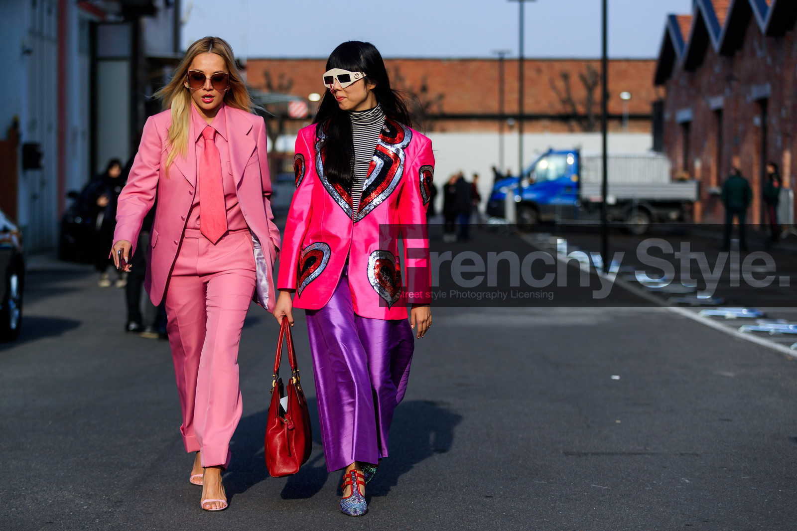 blazer, fun sunglasses, glitter, graphic jacket, gucci, high heels, leather bag, leather shoes, pink jacket, pink pants, pink shirt, pink shoes, pink suit, pink tie, printed jacket, purple pants, red bag, shiny shoes, striped top, sunglasses, tone on tone, total look pink, trousers, turtleneck sweater, fashion week, frenchystyle, FW, jonathan paciullo, street style, MFW, MILAN, AUTUMN WINTER 2018-2019, FALL WINTER 2018-2019, FW 18-19, horizontal, atmosphere details, full length, tina leung, susie lau