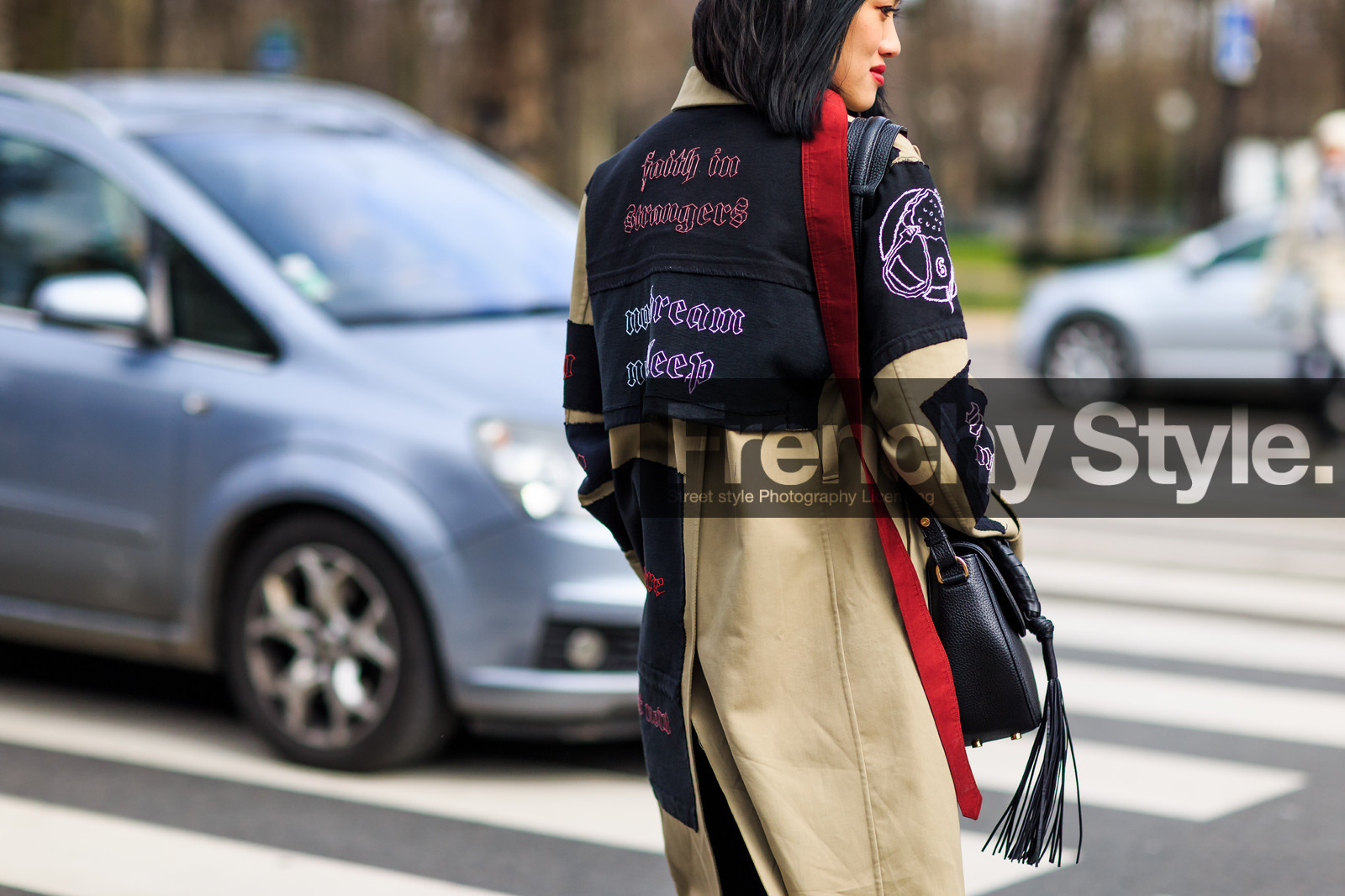 atmosphere details, AUTUMN WINTER 2016-2017, AW 16-17, beige coat, black bag, detail, embroidered coat, FALL WINTER 2016-2017, fashion week, frenchystyle, FW, FW 16-17, horizontal, jonathan paciullo, leather bag, PARIS, PFW, printed coat, street style, Tiffany Hsu