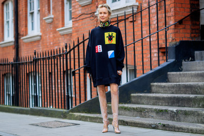 atmosphere details, black sweater, embroidered sweater, fashion week, frenchystyle, full length, FW, high boots, high heels, horizontal, jonathan paciullo, leather shoes, LFW, LONDON, olga karput, printed sweater, SPRING SUMMER 2018, SS 18, street style, sweater dress, transparent shoes