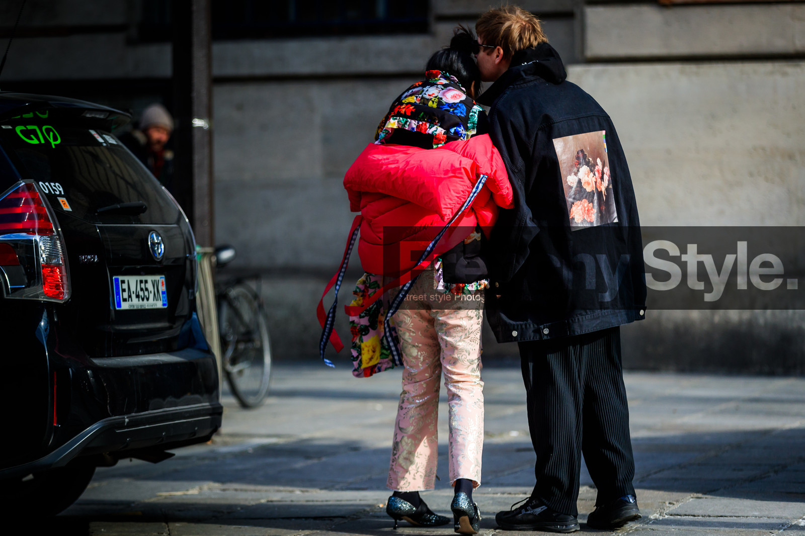 black denim, black pants, black shirt, black shoes, black sneakers, denim jacket, down jacket, floral, flowers, graphic jacket, graphic pants, high heels, leather shoes, miu miu, multicolor shirt, off the shoulder, oversize, pink pants, printed jacket, printed pants, printed shirt, raf simons, red jacket, shiny shoes, trousers, street style, jonathan paciullo, FW, frenchystyle, fashion week, PFW, PARIS, AUTUMN WINTER 2018-2019, FALL WINTER 2018-2019, FW 18-19, horizontal, atmosphere details, susie lau