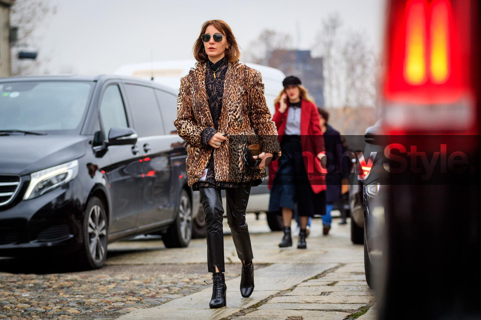 animal print, black pants, black shoes, brown bag, brown fur, brown jacket, fur jacket, graphic jacket, high heels, leather pants, leather shoes, leopard, printed jacket, sunglasses, trousers, umit benan, fashion week, frenchystyle, FW, jonathan paciullo, street style, MFW, MILAN, AUTUMN WINTER 2018-2019, FALL WINTER 2018-2019, FW 18-19, horizontal, atmosphere details, full length, ece sukan