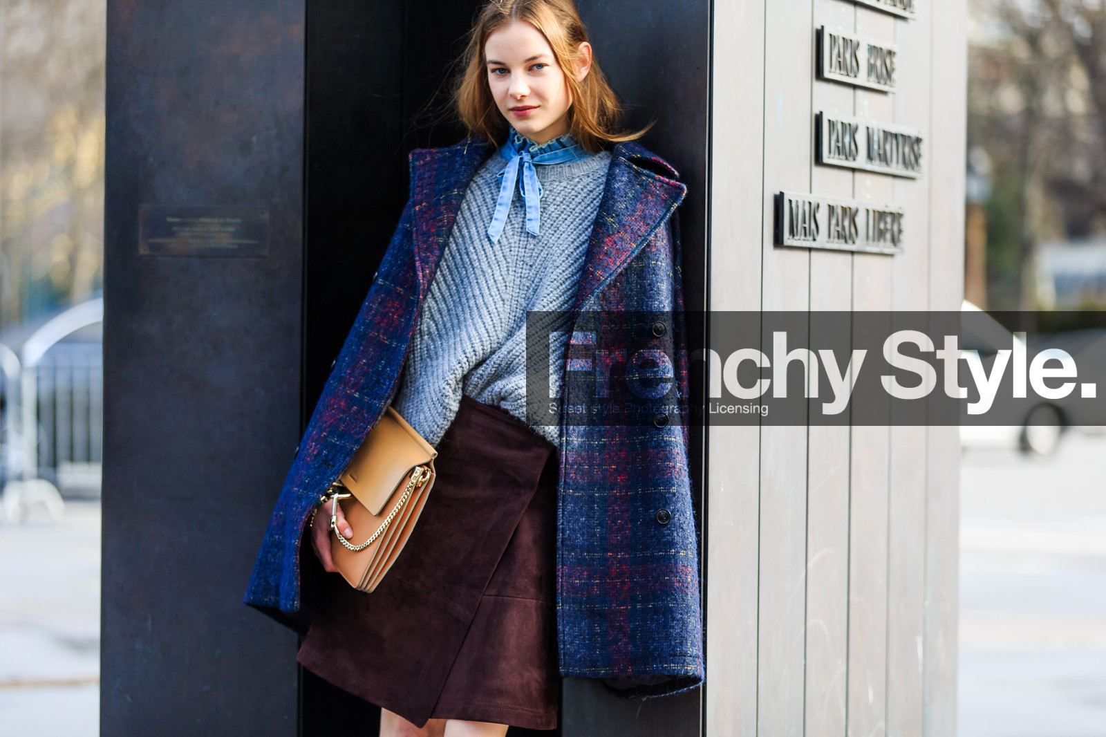 atmosphere details, AUTUMN WINTER 2016-2017, AW 16-17, blue coat, brown skirt, camel bag, checked coat, chloe, detail, FALL WINTER 2016-2017, fashion week, frenchystyle, FW, FW 16-17, grey sweater, horizontal, jonathan paciullo, leather bag, PARIS, PFW, plaid, street style, suede skirt, tartan