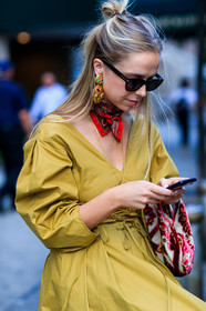 atmosphere details, brocard, chloe king, detail, earrings, fashion week, frenchystyle, FW, jonathan paciullo, leather bag, NEW YORK, NYFW, printed bag, red bag, red scarf, SPRING SUMMER 2018, SS 18, street style, sunglasses, vertical, yellow dress