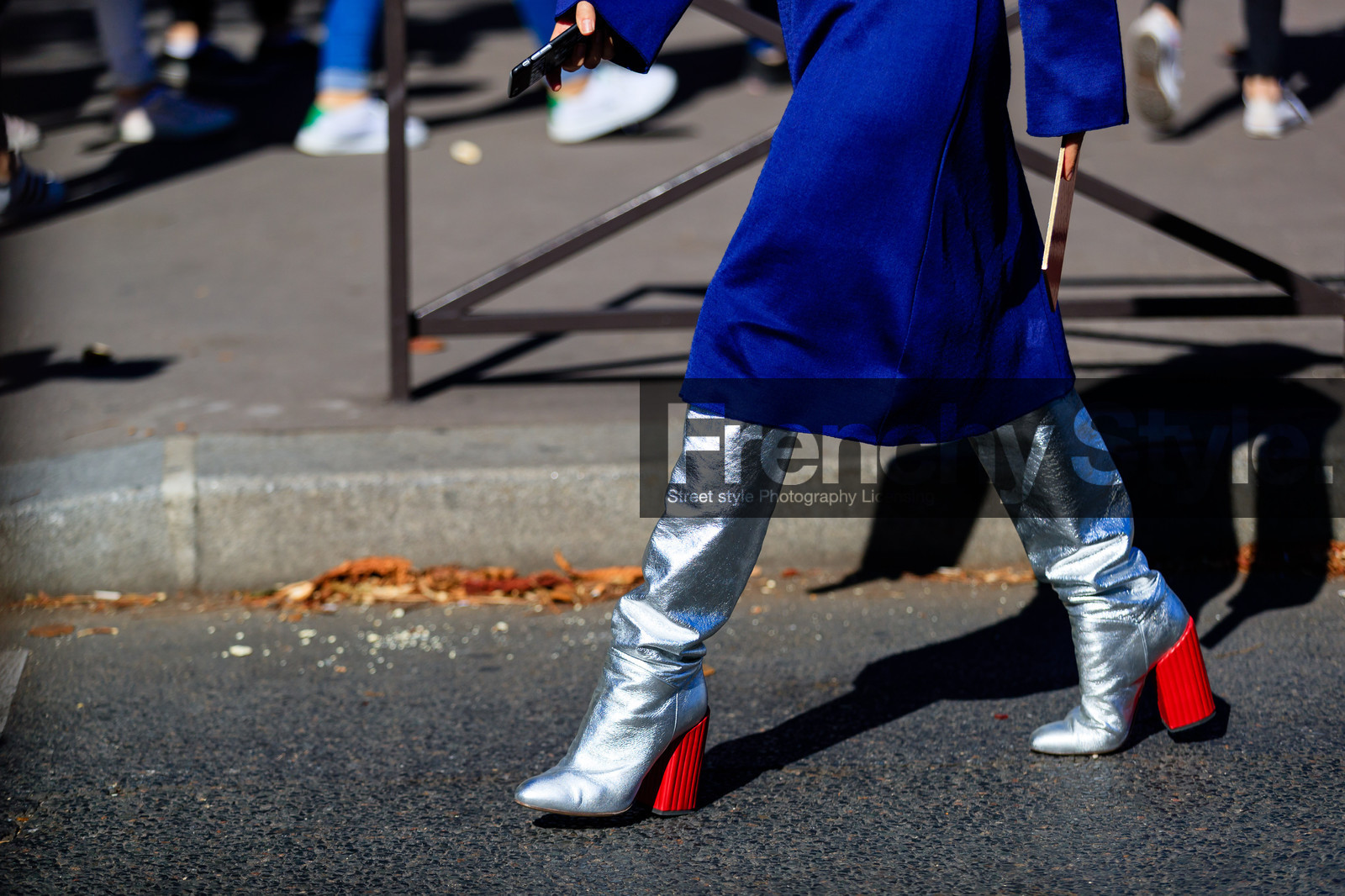 atmosphere details, blue dress, detail, fashion week, frenchystyle, FW, high heels, horizontal, jonathan paciullo, leather shoes, PARIS, PFW, red heels, shiny boots, silver shoes, SPRING SUMMER 2017, SS 17, street style, yasmin sewell