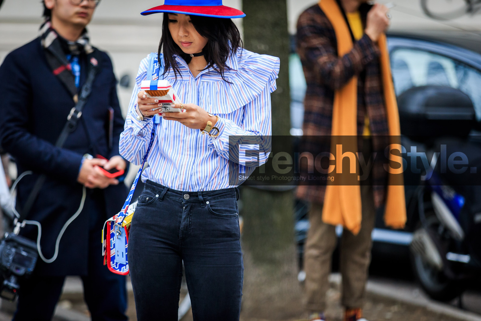 atmosphere details, AUTUMN WINTER 2016-2017, AW 16-17, black denim, blue hat, blue shirt, denim pants, detail, FALL WINTER 2016-2017, fashion week, frenchystyle, FW, FW 16-17, geometric, graphic bag, graphic shirt, horizontal, iphone, jeans, jonathan paciullo, leather bag, LFW, LONDON, MENSWEAR, multicolor bag, street style, striped shirt, stripes, trousers, yuwei zhangzou